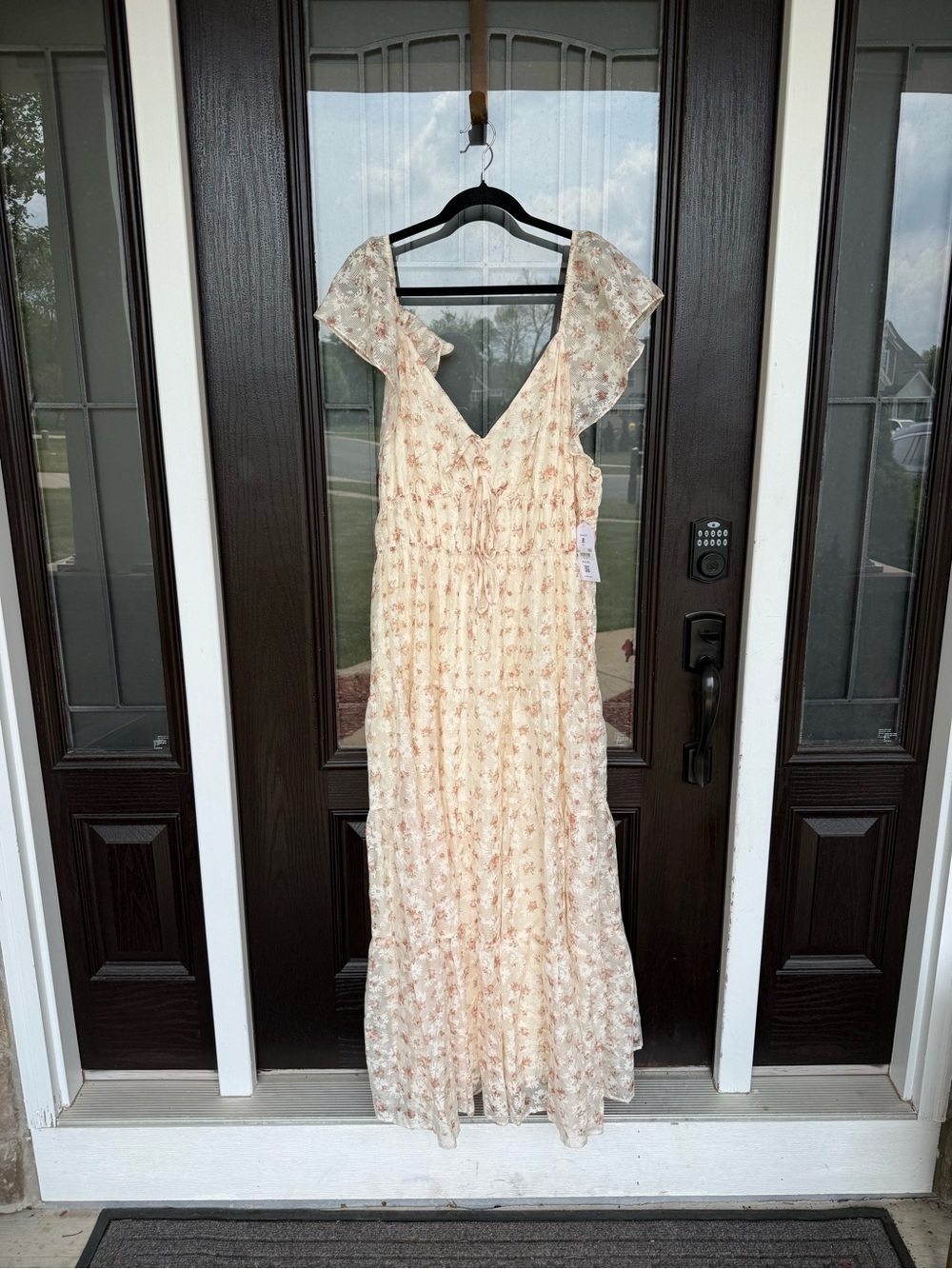 Arula - Light Floral V-Neck Maxi Dress in Cream